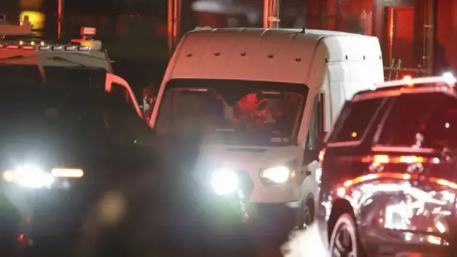 شاحنة يُعتقد أنها تقل مادورو
