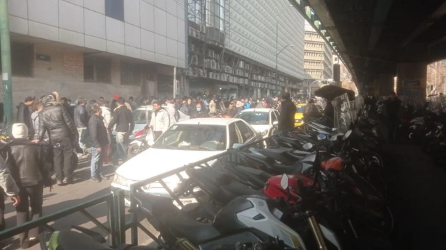 تجمع مقابل پاساژ علاءالدین