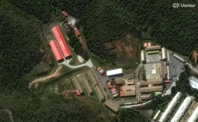 Imagem mostra o lado oeste do Forte Tiuna antes do ataque