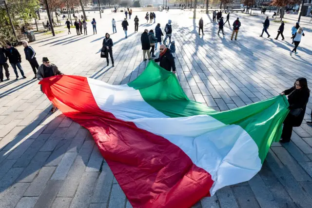 تجمع اعتراضی در پاریس