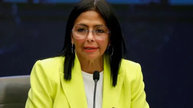 ভেনেজুয়েলার অন্তবর্তীকালীন প্রেসিডেন্টের দায়িত্ব নিয়েছেন ডেলসি রদ্রিগেজ