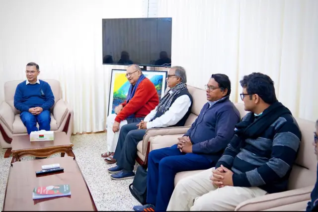 সোমবার সকালে গুলশানে চেয়ারপারসনের কার্যালয়ে এই বৈঠক অনুষ্ঠিত হয়।