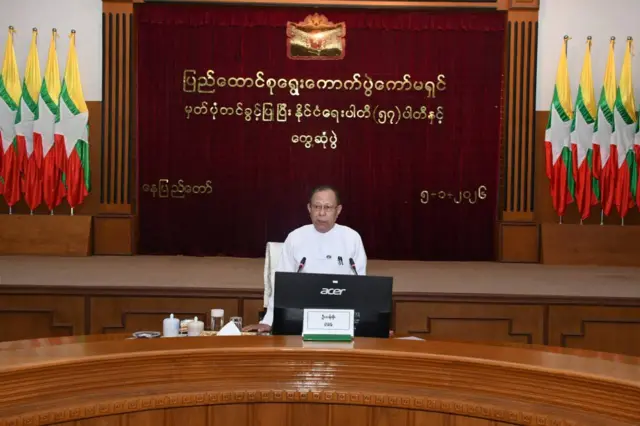 ရွေးကောက်ပွဲကော်မရှင်နဲ့ နိုင်ငံရေးပါတီတို့တွေ့ဆုံ