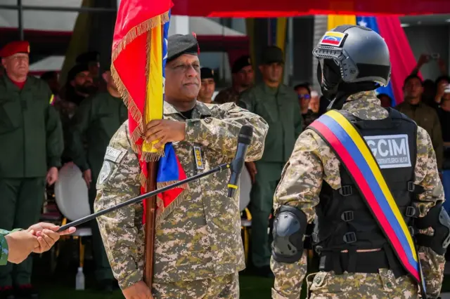 ဂုဏ်ပြုတပ်ဖွဲ့ အလေးပြုအခမ်းအနားမှာ မြင်တွေ့ရတဲ့ Javier Marcano Tábata