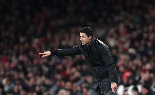 Mikeel Arteettaa tapha Liiverpuul irratti