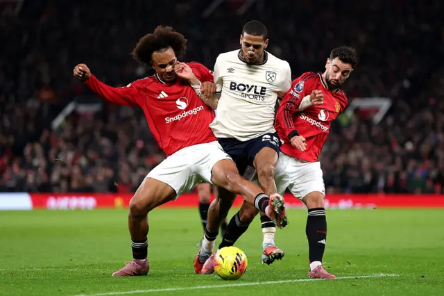 Tapha Yunaayitidiifi Weestihaam