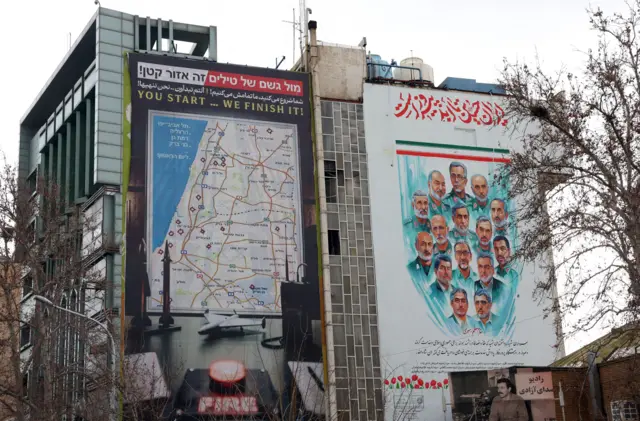 دیوارنویسی در تهران