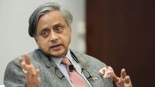 शशि थरूर