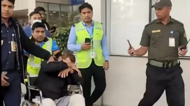 গোপন সংবাদের ভিত্তিতে তাকে বিমানবন্দর থেকে আটক করা হয় বলে জানিয়েছে পুলিশ