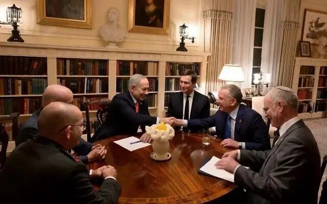 ट्रंप के प्रतिनिधियों ने ईरान के साथ बातचीत को लेकर नेतन्याहू से मुलाकात की.