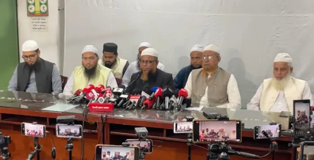 জরুরি সংবাদ সম্মেলনে ইসলামী আন্দোলনের নেতারা