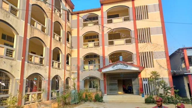 চট্টগ্রাম-১৩ আসনের গুয়াপঞ্চক উচ্চ বিদ্যালয় ভোটকেন্দ্র