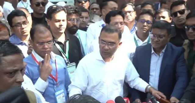 ঢাকার কয়েকটি কেন্দ্র ঘুরে সাংবাদিকদের সঙ্গে কথা বলেন তারেক রহমান