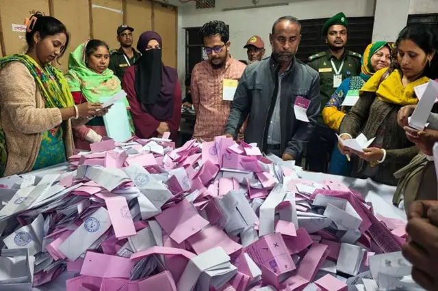 13வது நாடாளுமன்றத் தேர்தல் மற்றும் வாக்கெடுப்புக்கான வாக்குப்பதிவு முடிவடைந்துவிட்டது.