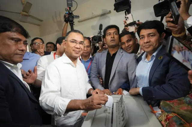 ভোট দিচ্ছেন তারেক রহমান