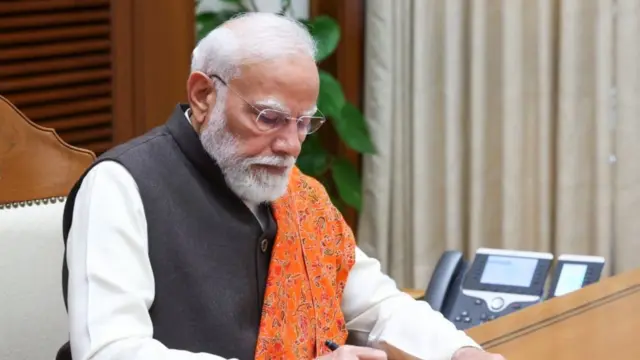 नरेंद्र मोदी