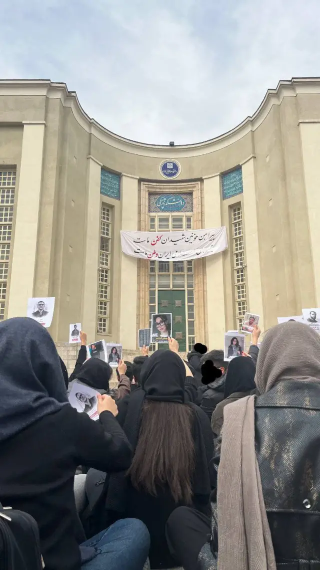 تحصن دانشجویان معترض در دانشگاه علوم پزشکی تهران