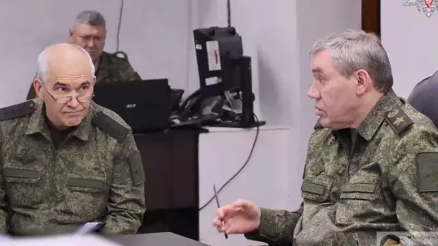 Герасимов проинспектировал группировку войск «Центр», заявило Минобороны России