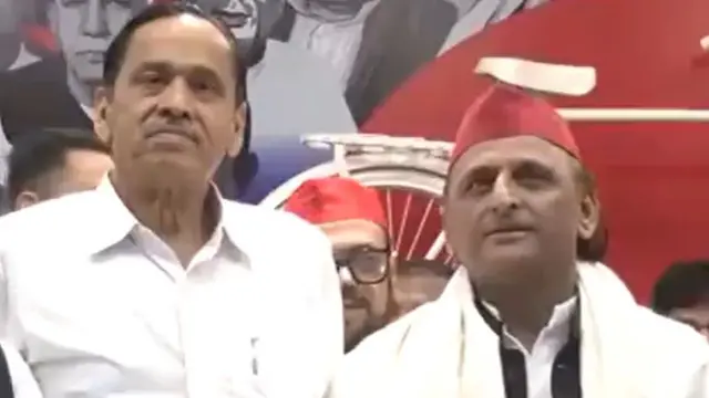 नसीमुद्दीन सिद्दीक़ी और अखिलेश यादव