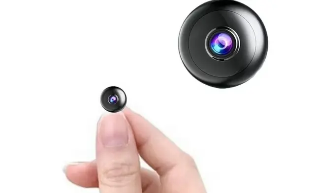 Hamwe hamwe uwo murusiya yakoresha camera ihishe mu gufata amasanamu y'abagore bariko baryamana nawe batabizi