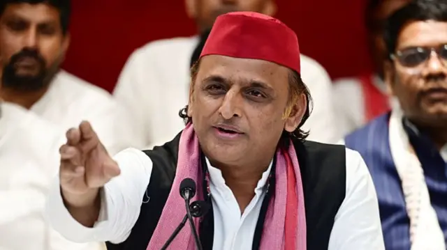 अखिलेश यादव