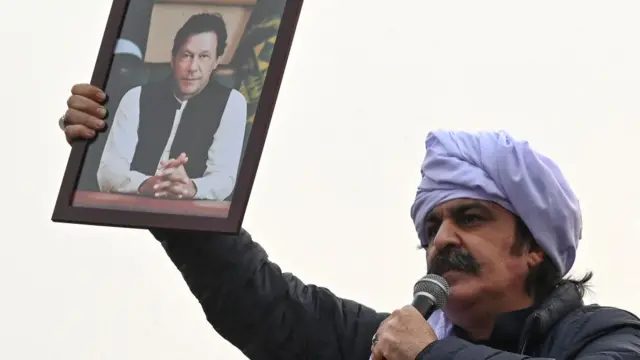 پاکستان تحریک انصاف کے رہنما علی امین گنڈاپور جو خیبر پختونخوا کے وزیر اعلیٰ بھی رہے