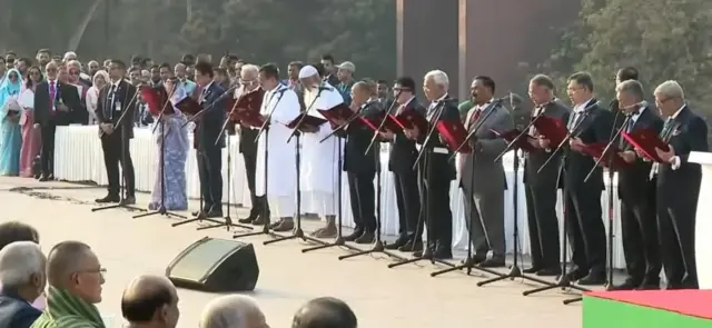 মন্ত্রিপরিষদের নতুন সদস্যরা শপথ নিচ্ছেন