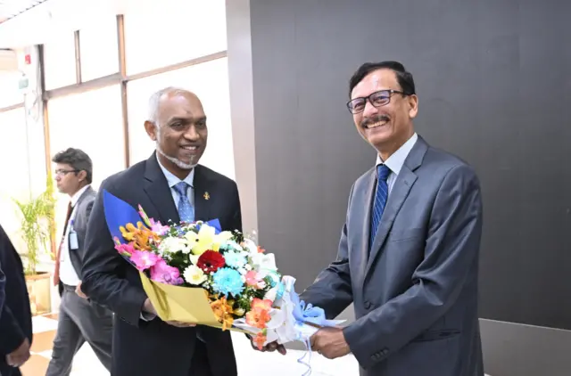 ঢাকায় এসেছেন মালদ্বীপের প্রেসিডেন্ট মোহাম্মদ মুইজ