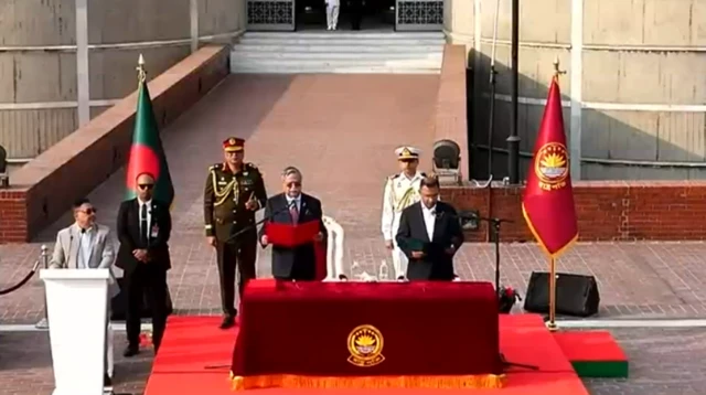 বাংলাদেশের প্রধানমন্ত্রী হিসেবে শপথ নিয়েছে বিএনপির চেয়ারম্যান তারেক রহমান।