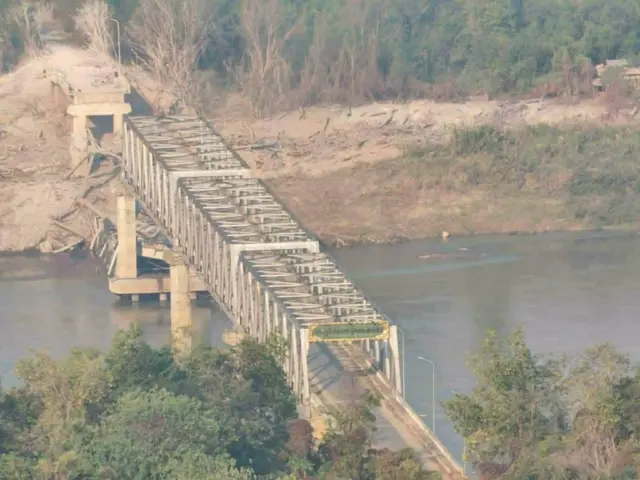 မိုင်းခွဲခံရတဲ့ သံလွင်မြစ်ကူးတံတား