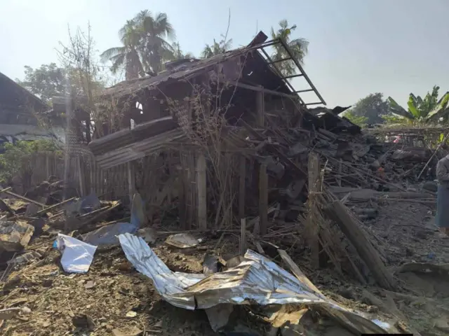 ခင်ဦးမြို့နယ်၊ ညောင်ပင်ကြီးစုရွာ လေကြောင်းတိုက်ခံရပြီး အခြေအနေ