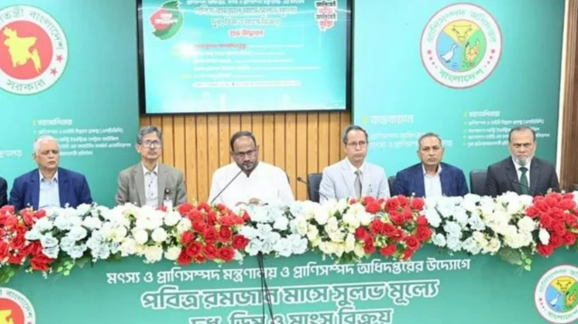 আজ সকালে মহাখালীর প্রাণিসম্পদ গবেষণা প্রতিষ্ঠানের সম্মেলন কক্ষে এক অনুষ্ঠানে মৎস্য ও প্রাণিসম্পদ, কৃষি এবং খাদ্য মন্ত্রণালয়ের প্রতিমন্ত্রী সুলতান সালাউদ্দিন টুকু