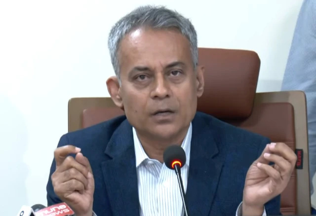 সড়ক পরিবহন ও যোগাযোগ মন্ত্রী শেখ রবিউল আলম