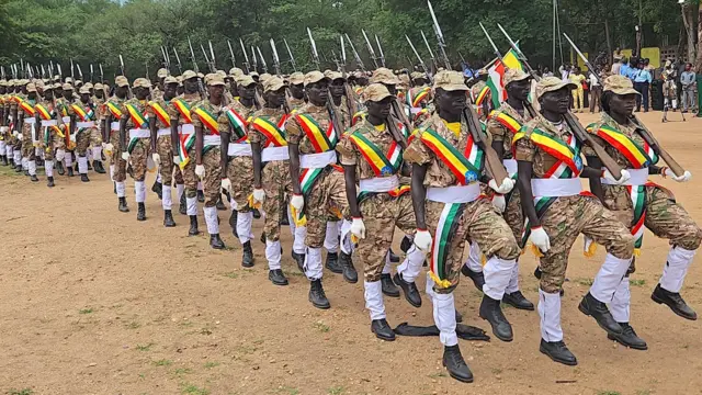 የጋምቤላ ክልል አድማ ብተና አባላት የምርቃት ትርኢት ላይ