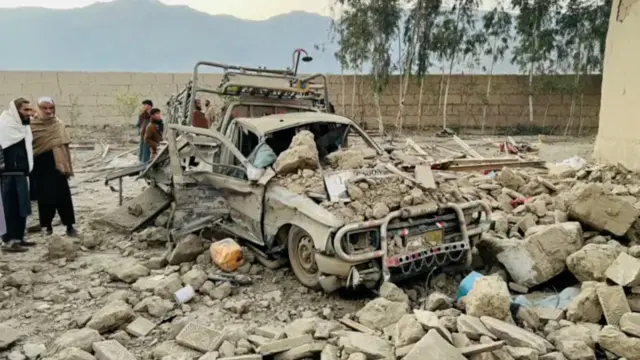 آثار حمله هوایی پاکستان در بهسود ننگرهار