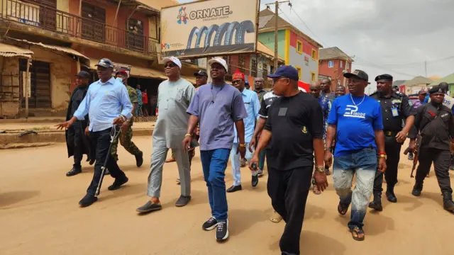 Mgbe a gbachiri ọdọ ahịa ebe a na-ere akụrụngwa ụgbọala na Nkwo Nnewi.