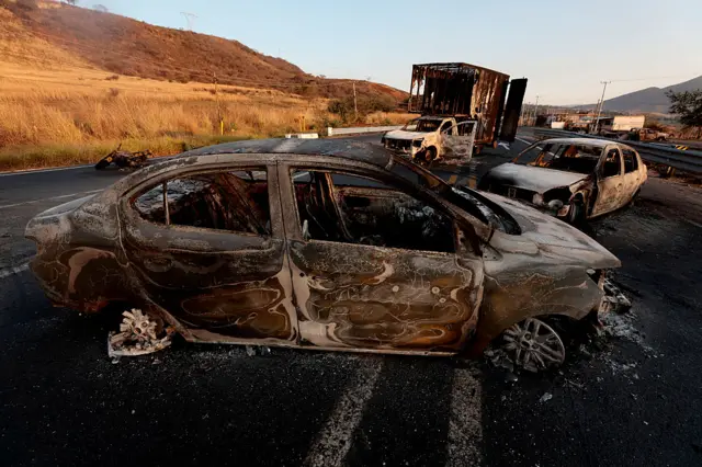 Según las autoridades, 25 personas han sido arrestadas, 11 por su presunta participación en actos violentos y 14 más por presuntos saqueos y pillajes.