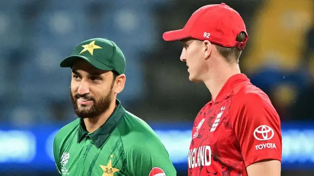 पाकिस्तान बनाम इंग्लैंड