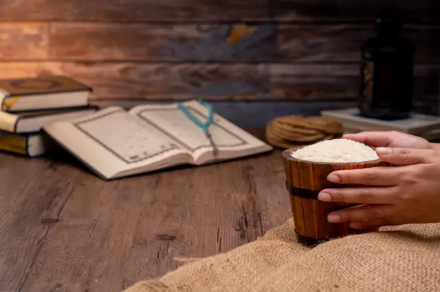 ফিতরা, প্রতীকী ছবি