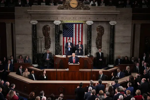 လွှတ်တော်မှာ မိန့်ခွန်းပြောနေတဲ့ သမ္မတ ဒေါ်နယ်ထရမ့်