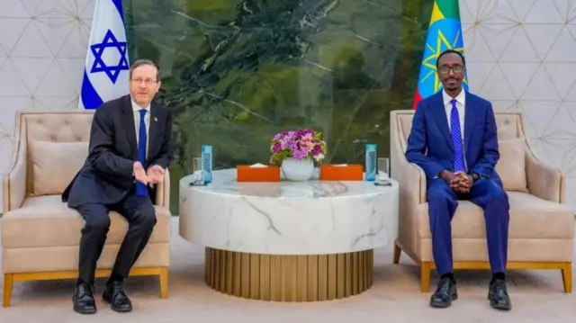 ፕረዚደንት እስራኤል ኣይዛክ ሄርዞግ [ጸጋም] ሚኒሰተር ጉዳያት ወጻኢ ኢትዮጵያ ዶክተር ጌድኦን ጢሞቲዎስ [የማን]