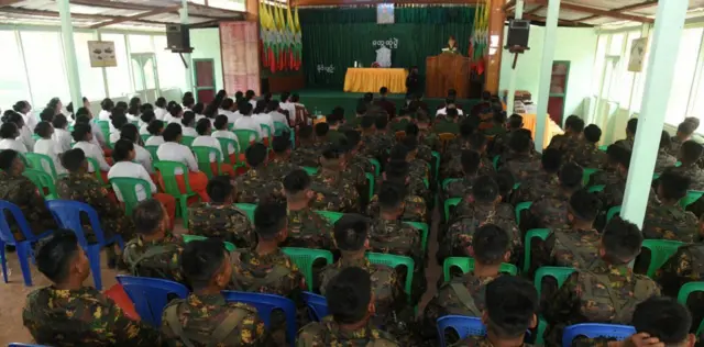 မိုင်းပျဉ်းမှာတွေ့ဆုံပွဲလုပ်ခဲ့တဲ့ ဒုစစ်ခေါင်းဆောင်