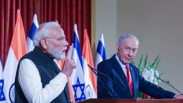 नरेंद्र मोदी