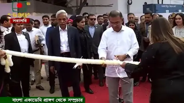 ফিতা কেটে মেলার উদ্বোধর ঘোষণা করেন প্রধানমন্ত্রী তারেক রহমান