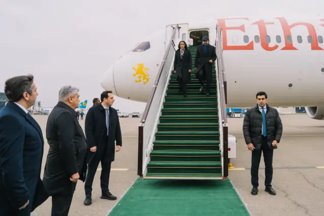 MM Abiy fi Giifti duree buufata Xiyyaaraa Baakkuu Hedaaritti