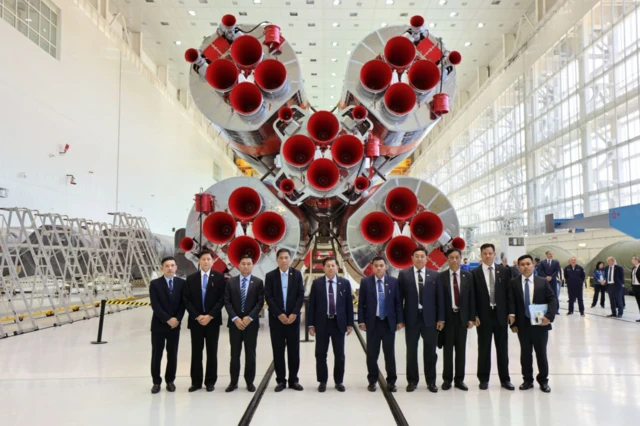 ၂၀၂၂ ခုနှစ်က စစ်ခေါင်းဆောင်နဲ့အဖွဲ့ Vostochny Cosmodrome အာကာသယာဉ်လွှတ်တင်ရေးစခန်းသို့ သွားရောက်လေ့လာခဲ့