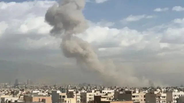 N'okwu ha, Onyeisiala Donald Trump ma Praịm Minista Izrel bụ Benjamin Netanyahu kwuru na Iran bụ ihe ize ndụ nyere mba ha - Trump kwuru na ọ bụ ihe ize ndụ zuru ụwa ọnụ.