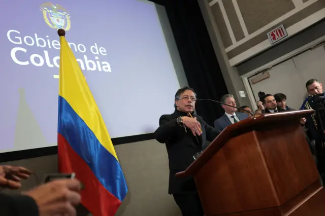 Gustavo Petro en conferencia de prensa