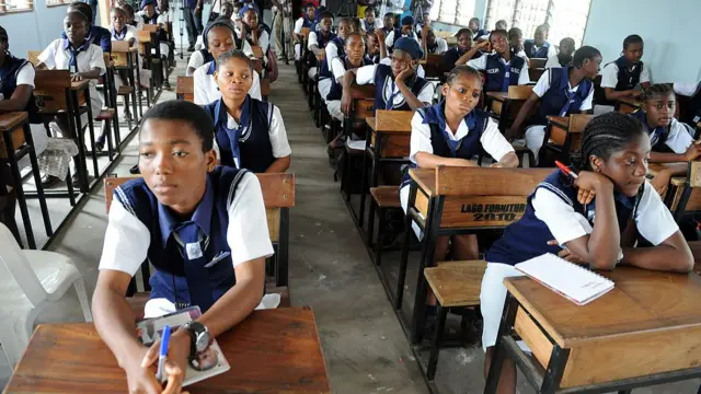 Ndị dere ule ahụ nwetara kredit ise ma karịa n’ihe ọmụmụ ha deere nke gunyere English na Mathematics