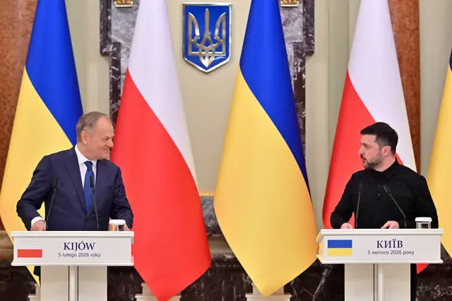 Премьер-министр Польши Дональд Туск в четверг прибыл в Киев и провел переговоры с Владимиром Зеленским